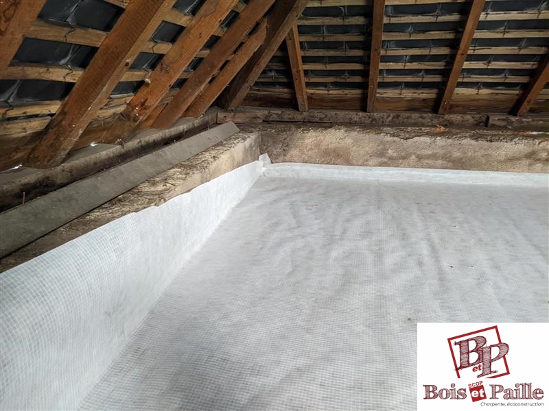 Isolation de combles perdu en botte de paille à Saint Maixent l'Ecole (79)